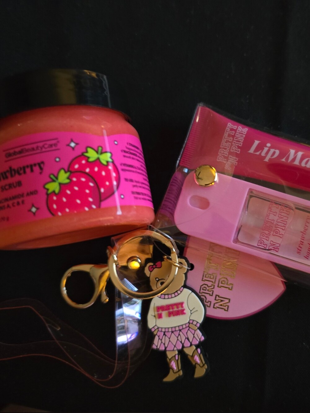 Strawberry Scented Exfoliant & Lip Care Set - Pink